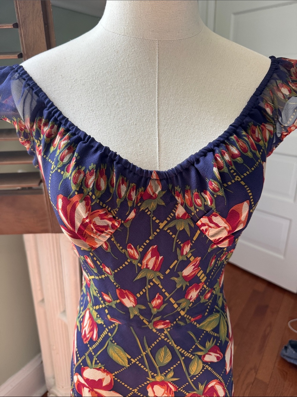 Anna Sui silk Floral Midi Dress w/ off the shoulder sleeves - Picture 4 of 15